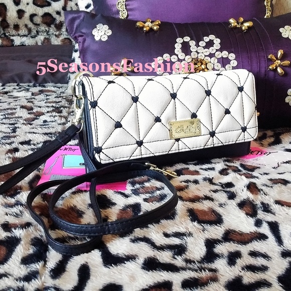 Betsey Johnson Handbags - 💕BETSEY JOHNSON Wallet Phone Crossbody Bag
